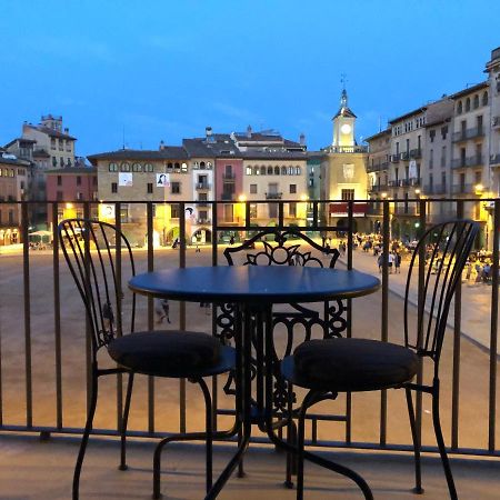 Apartaments Vicus 3 Con Vistas A La Plaza Mayor De 维克 外观 照片