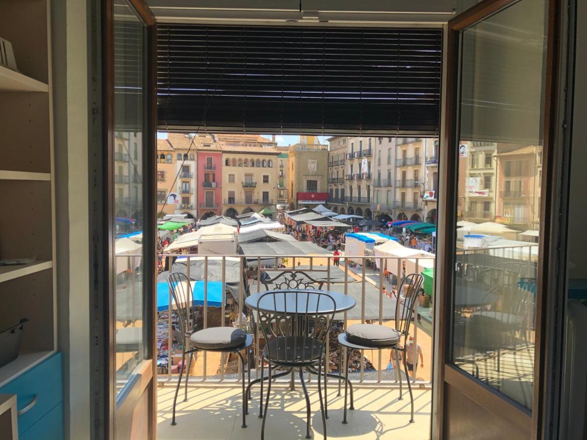 Apartaments Vicus 3 Con Vistas A La Plaza Mayor De 维克 外观 照片