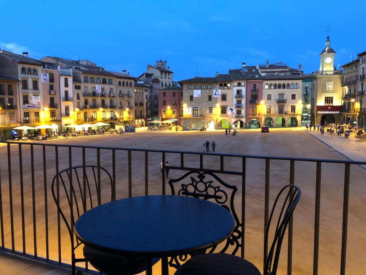 Apartaments Vicus 3 Con Vistas A La Plaza Mayor De 维克 外观 照片