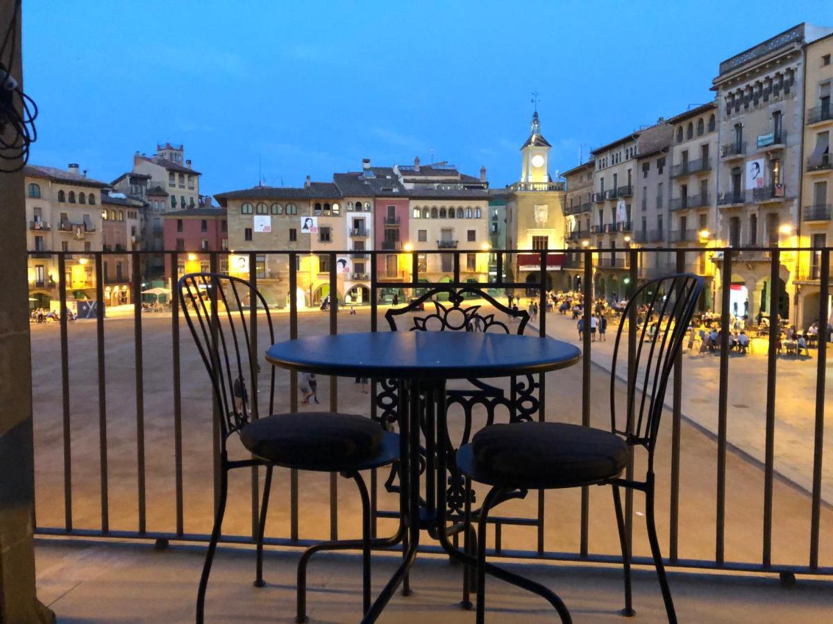 Apartaments Vicus 3 Con Vistas A La Plaza Mayor De 维克 外观 照片