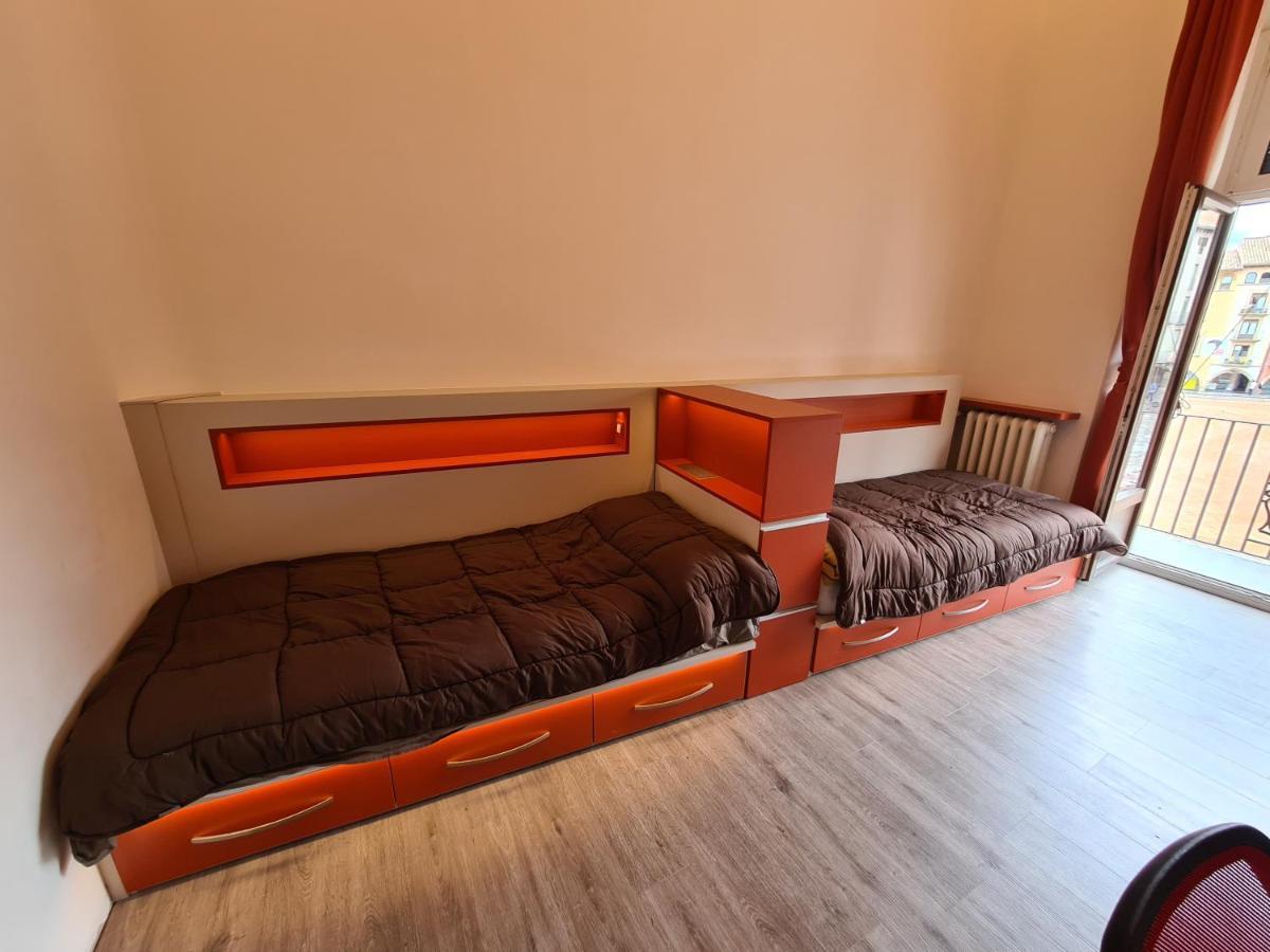 Apartaments Vicus 3 Con Vistas A La Plaza Mayor De 维克 外观 照片