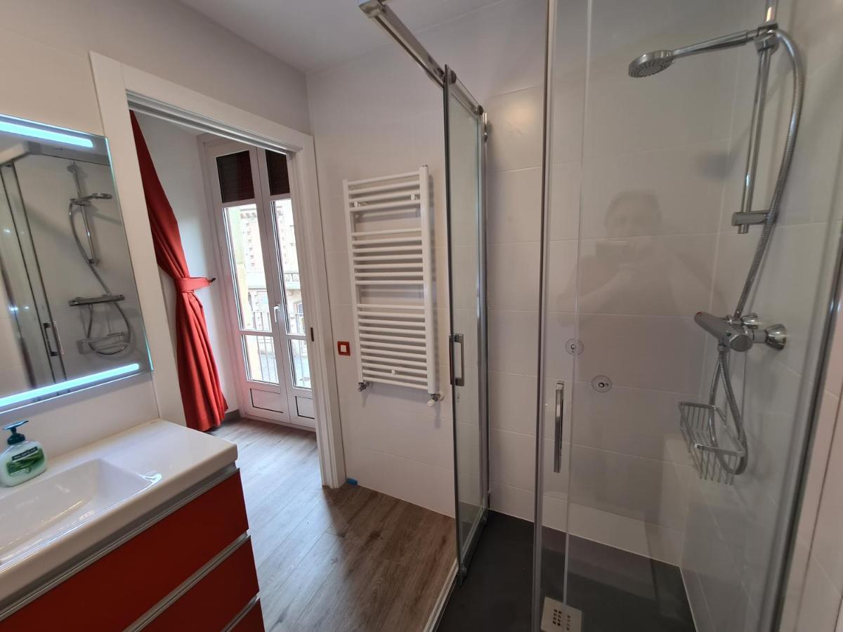 Apartaments Vicus 3 Con Vistas A La Plaza Mayor De 维克 外观 照片
